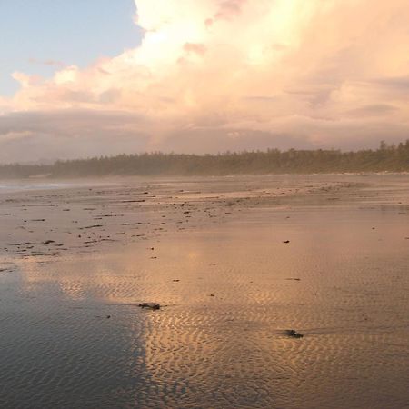 Bed and Breakfast Moon And Sixpence Ucluelet Exterior foto