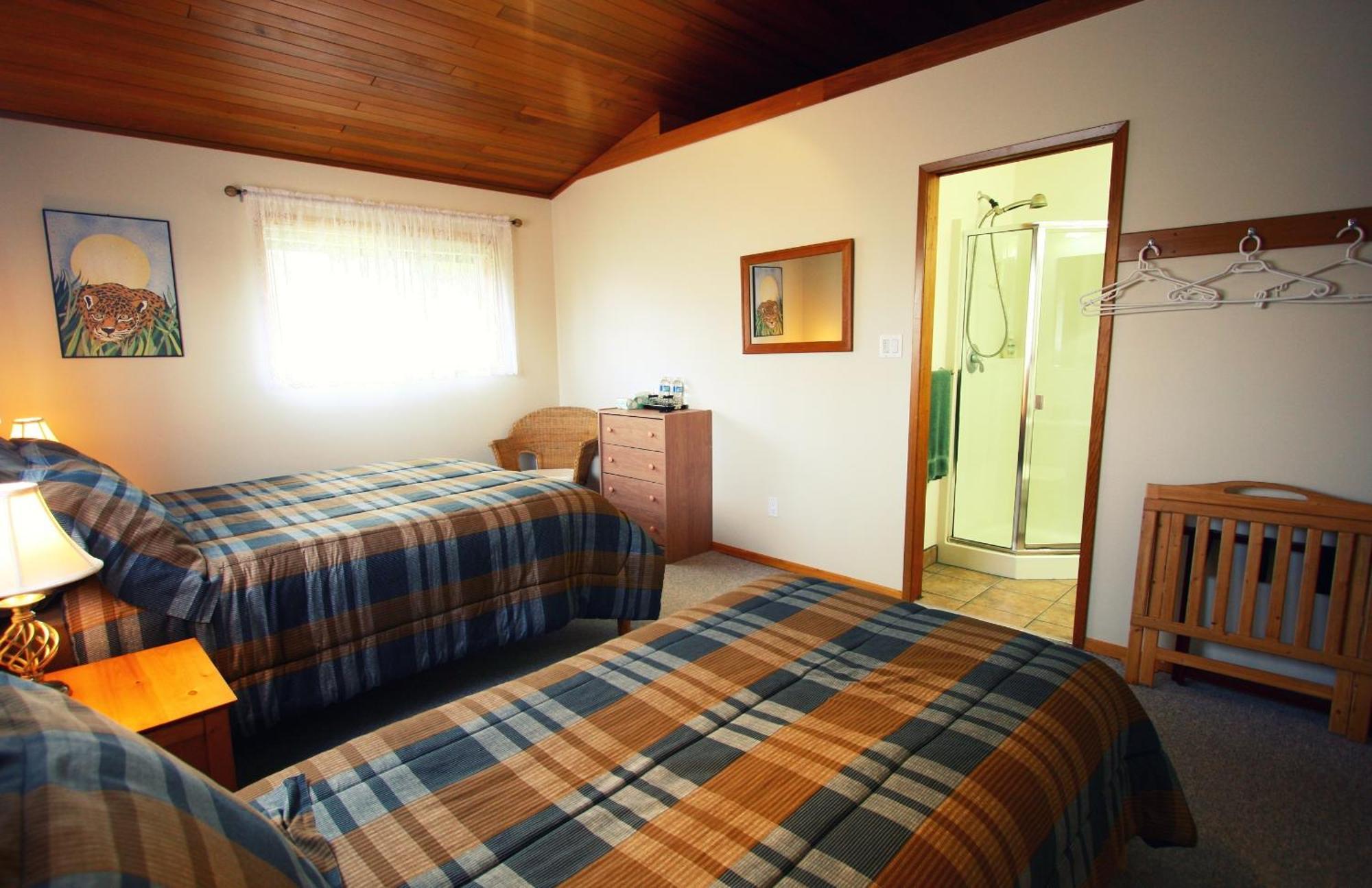 Bed and Breakfast Moon And Sixpence Ucluelet Exterior foto