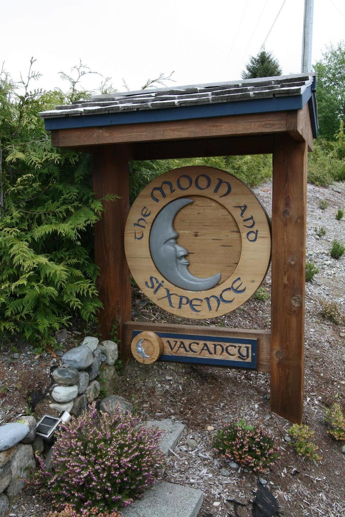 Bed and Breakfast Moon And Sixpence Ucluelet Exterior foto